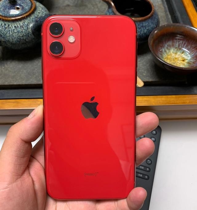 苹果七红色特别版拆苹果8plus红色特别版-第2张图片-平心在线